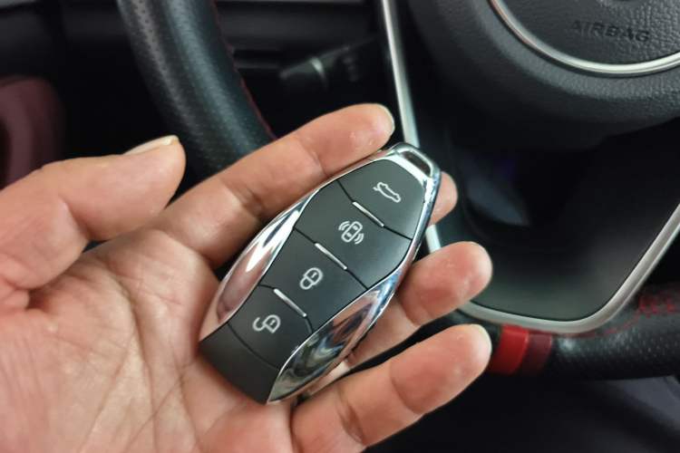 Used Hongqi H5 2024 2.0T Automatic Smart Connect Flagship Edition Interior 1