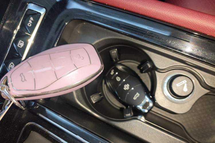 Used Hongqi H5 2024 2.0T Automatic Smart Connect Flagship Edition Interior 1
