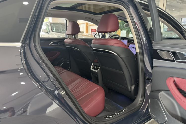 Used Hongqi H5 2024 2.0T Automatic Smart Connect Flagship Edition Interior 2