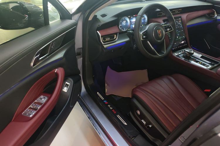 Used Hongqi H5 2024 2.0T Automatic Smart Connect Flagship Edition Interior 3