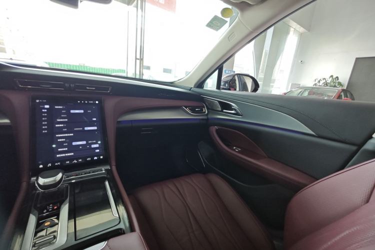 Used Hongqi H5 2024 2.0T Automatic Smart Connect Flagship Edition Interior 8