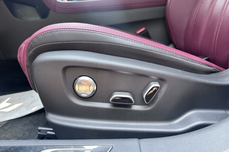 Used Hongqi H5 2024 2.0T Automatic Smart Connect Flagship Edition Interior 9
