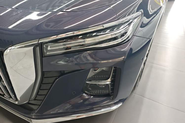 Used Hongqi H5 2024 2.0T Automatic Smart Connect Flagship Edition Left Front Headlight