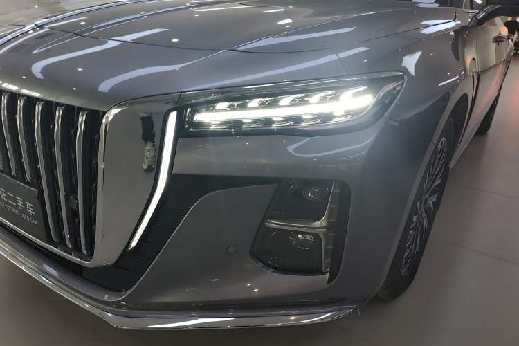 Used Hongqi H5 2024 2.0T Automatic Smart Connect Flagship Edition Left Front Headlight