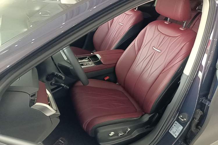 Used Hongqi H5 2024 2.0T Automatic Smart Connect Flagship Edition Left Front Seat