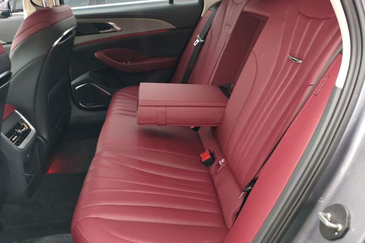 Used Hongqi H5 2024 2.0T Automatic Smart Connect Flagship Edition Left Rear Seat