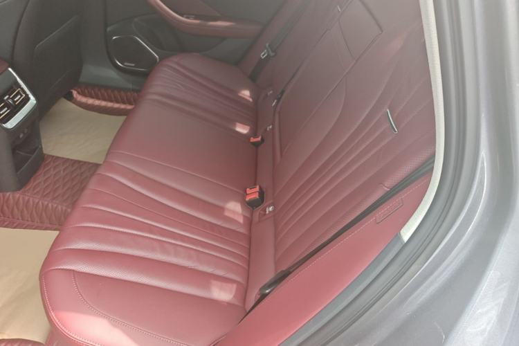 Used Hongqi H5 2024 2.0T Automatic Smart Connect Flagship Edition Left Rear Seat