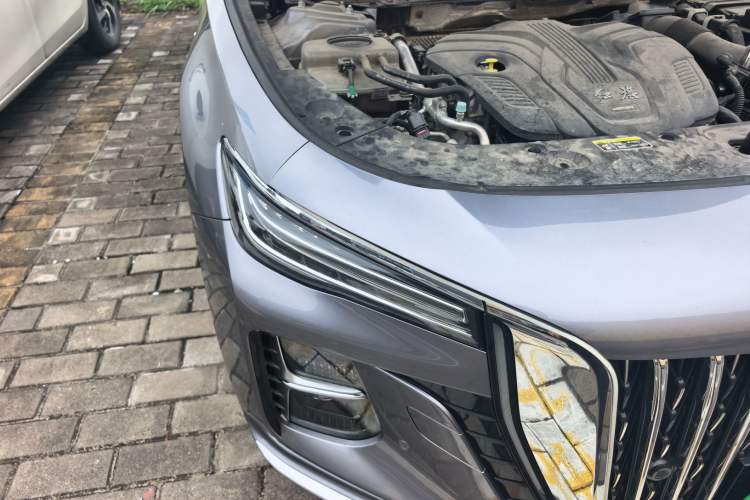 Used Hongqi H5 2024 2.0T Automatic Smart Connect Flagship Edition Right Front Headlight