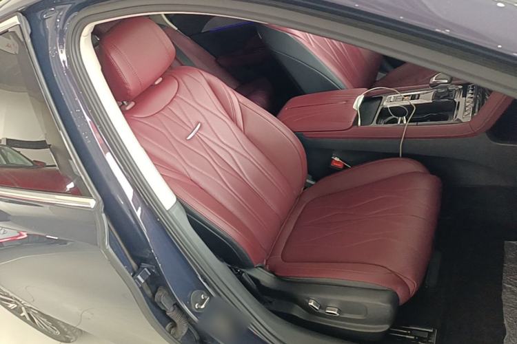 Used Hongqi H5 2024 2.0T Automatic Smart Connect Flagship Edition Right Front Seat