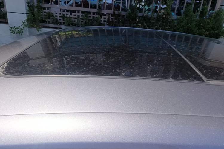 Used Hongqi H5 2024 2.0T Automatic Smart Connect Flagship Edition Roof