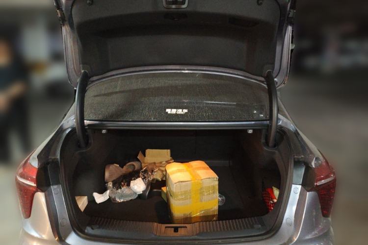 Used Hongqi H5 2024 2.0T Automatic Smart Connect Flagship Edition Trunk
