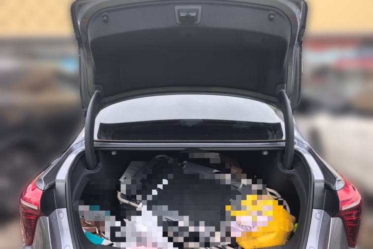 Used Hongqi H5 2024 2.0T Automatic Smart Connect Flagship Edition Trunk
