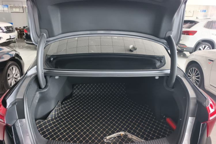 Used Hongqi H5 2024 2.0T Automatic Smart Connect Flagship Edition Trunk