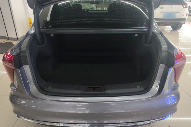 Used Hongqi H5 2024 2.0T Automatic Smart Connect Flagship Edition Trunk
