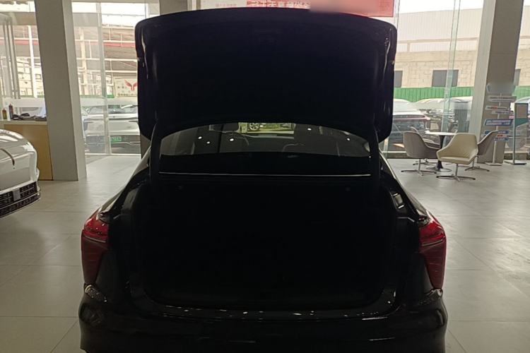 Used Hongqi H5 2024 2.0T Automatic Smart Connect Flagship Edition Trunk