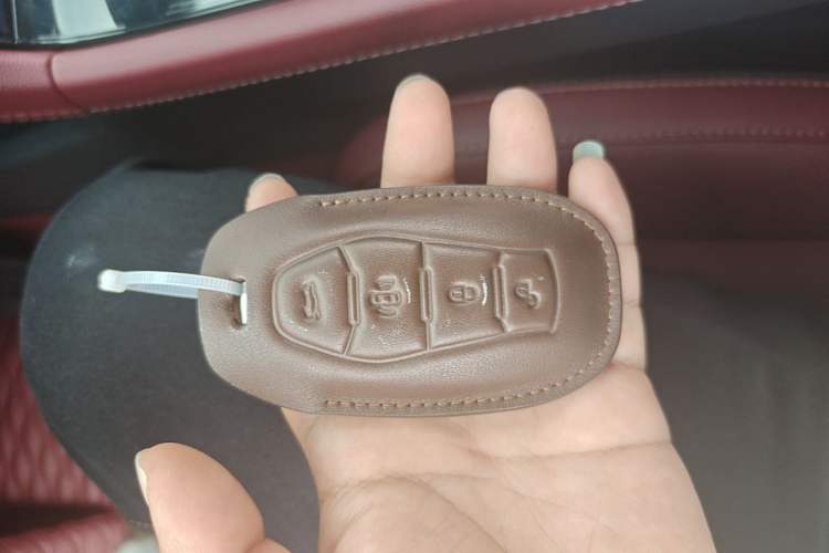 Used Hongqi H5 2024 2.0T Automatic Smart Connect Flagship Edition Vehicle Key