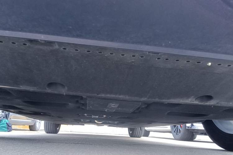 Used Hongqi H5 2024 2.0T Automatic Smart Connect Flagship Edition Chassis Front