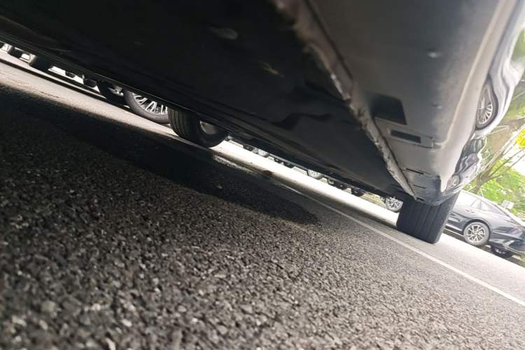 Used Hongqi H5 2024 2.0T Automatic Smart Connect Flagship Edition Chassis Rear Right