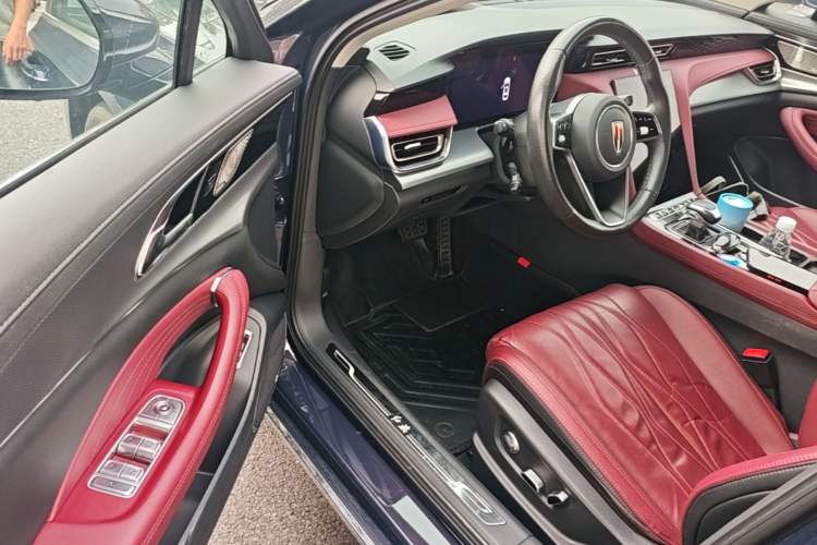 Used Hongqi H5 2024 2.0T Automatic Smart Connect Flagship Edition Driver Seat