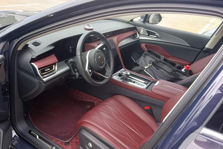 Used Hongqi H5 2024 2.0T Automatic Smart Connect Flagship Edition Driver Seat