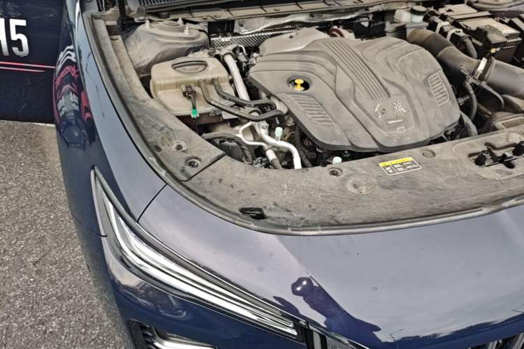 Used Hongqi H5 2024 2.0T Automatic Smart Connect Flagship Edition Engine Bay Right