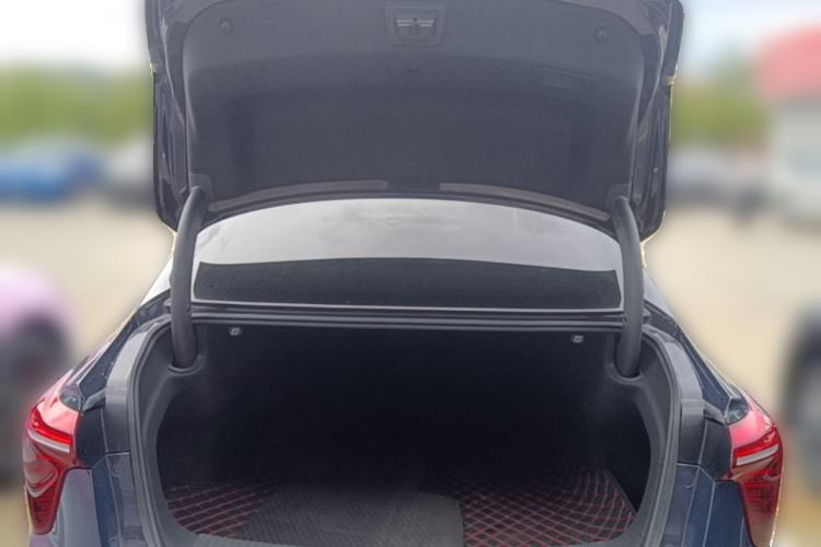 Used Hongqi H5 2024 2.0T Automatic Smart Connect Flagship Edition Trunk