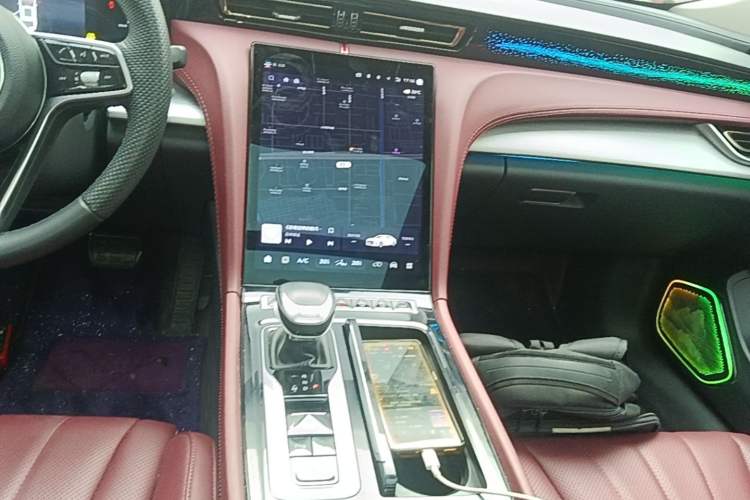 Used Hongqi H5 2024 1.5T DCT Smart Connect Flagship Edition Audio And AC Panel