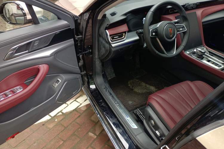 Used Hongqi H5 2024 2.0T Automatic Smart Connect Flagship Edition Driver Seat