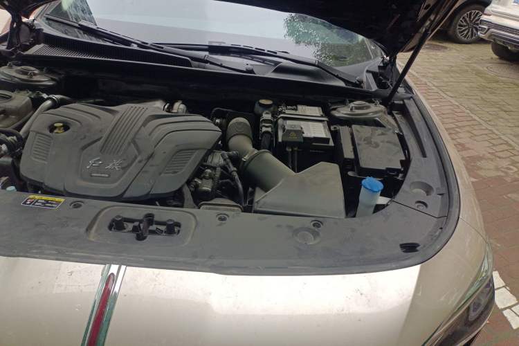 Used Hongqi H5 2024 2.0T Automatic Smart Connect Flagship Edition Engine Bay Left