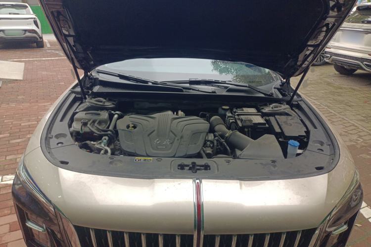 Used Hongqi H5 2024 2.0T Automatic Smart Connect Flagship Edition Engine Bay
