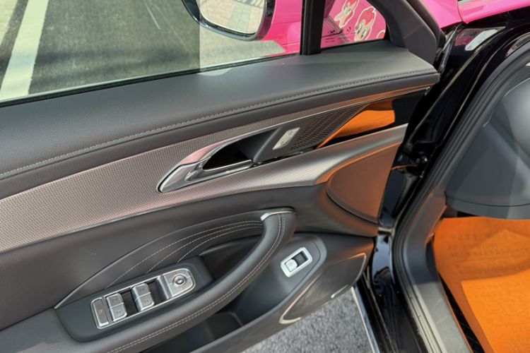 Used Hongqi H5 2024 1.5T DCT Smart Connect Flagship Edition Interior 15