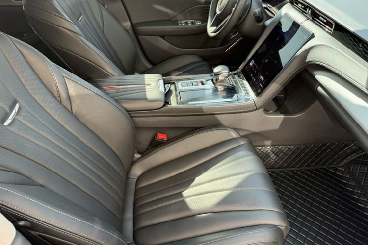 Used Hongqi H5 2024 1.5T DCT Smart Connect Flagship Edition Interior 8