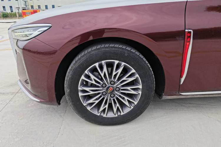 Used Hongqi H5 2024 1.5T DCT Smart Connect Flagship Edition Left Front Wheel Hub