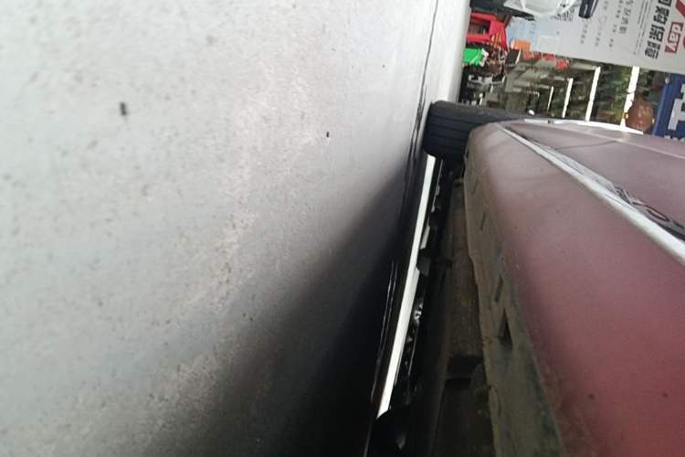 Used Hongqi H5 2024 1.5T DCT Smart Connect Flagship Edition Left Side Sill