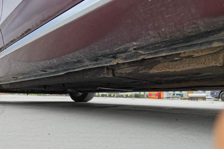 Used Hongqi H5 2024 1.5T DCT Smart Connect Flagship Edition Left Side Sill