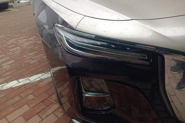 Used Hongqi H5 2024 2.0T Automatic Smart Connect Flagship Edition Right Front Headlight