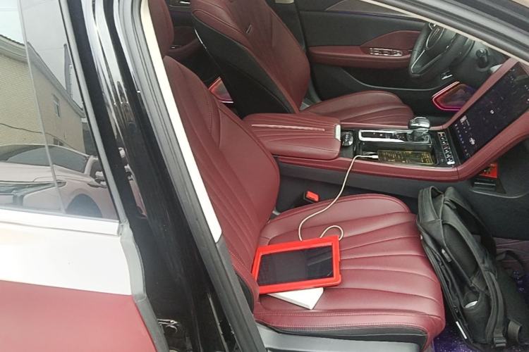 Used Hongqi H5 2024 1.5T DCT Smart Connect Flagship Edition Right Front Seat