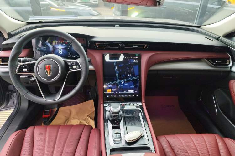 Used Hongqi H5 2024 2.0T Automatic Smart Connect Flagship Edition Audio And AC Panel