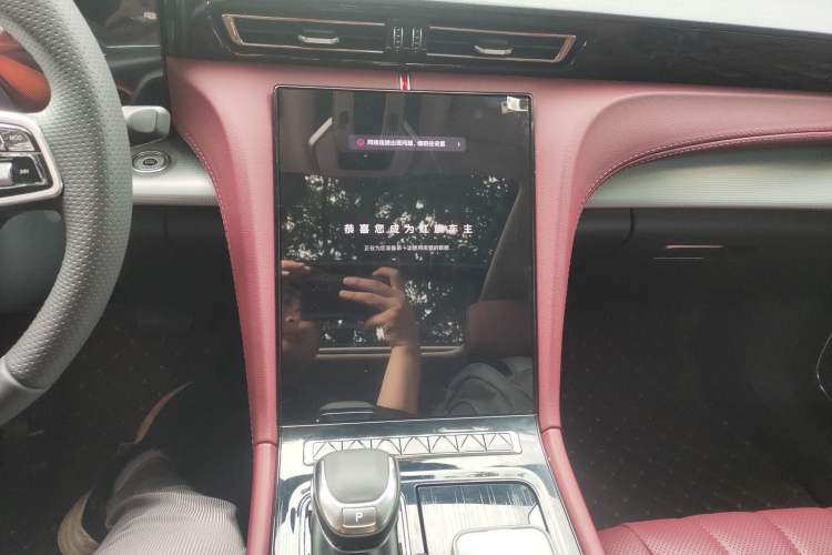 Used Hongqi H5 2024 2.0T Automatic Smart Connect Flagship Edition Audio And AC Panel