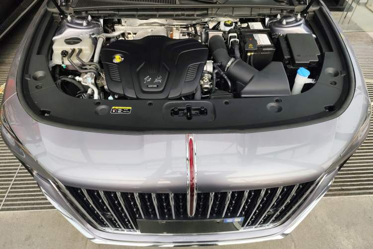 Used Hongqi H5 2024 2.0T Automatic Smart Connect Flagship Edition Engine Bay