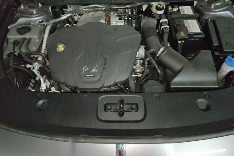 Used Hongqi H5 2024 2.0T Automatic Smart Connect Flagship Edition Engine Bay