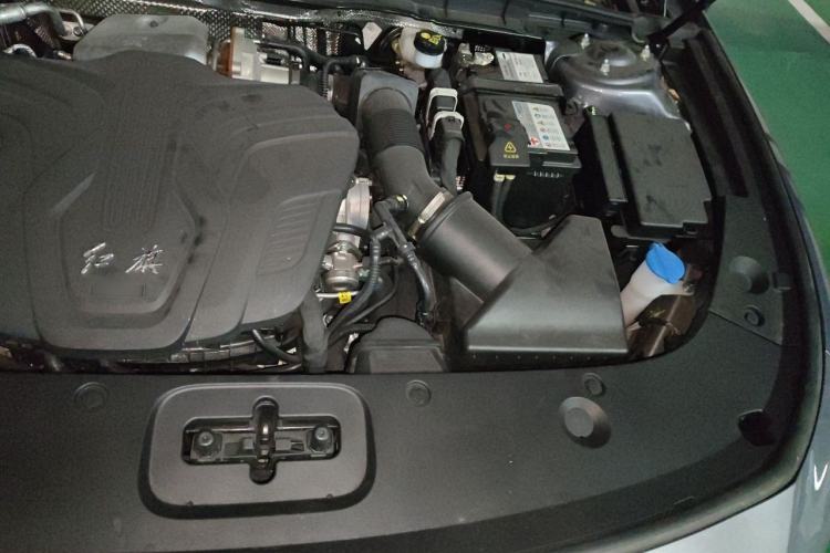 Used Hongqi H5 2024 2.0T Automatic Smart Connect Flagship Edition Engine Bay Left