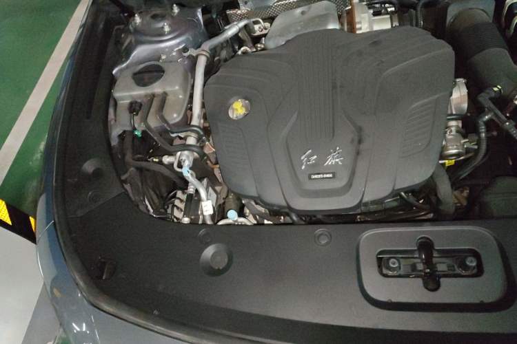 Used Hongqi H5 2024 2.0T Automatic Smart Connect Flagship Edition Engine Bay Right