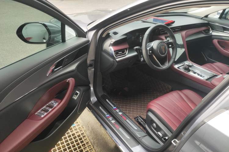 Used Hongqi H5 2024 2.0T Automatic Smart Connect Flagship Edition Interior 3