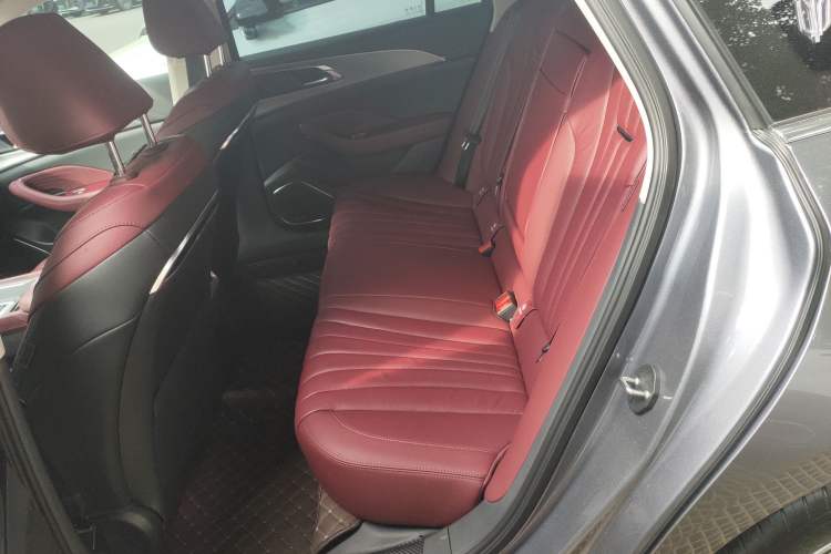 Used Hongqi H5 2024 2.0T Automatic Smart Connect Flagship Edition Interior 4