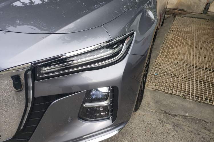 Used Hongqi H5 2024 2.0T Automatic Smart Connect Flagship Edition Left Front Headlight