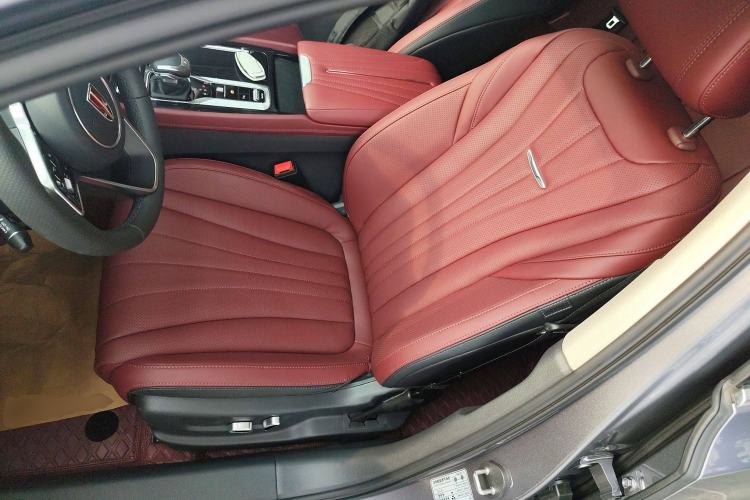 Used Hongqi H5 2024 2.0T Automatic Smart Connect Flagship Edition Left Front Seat