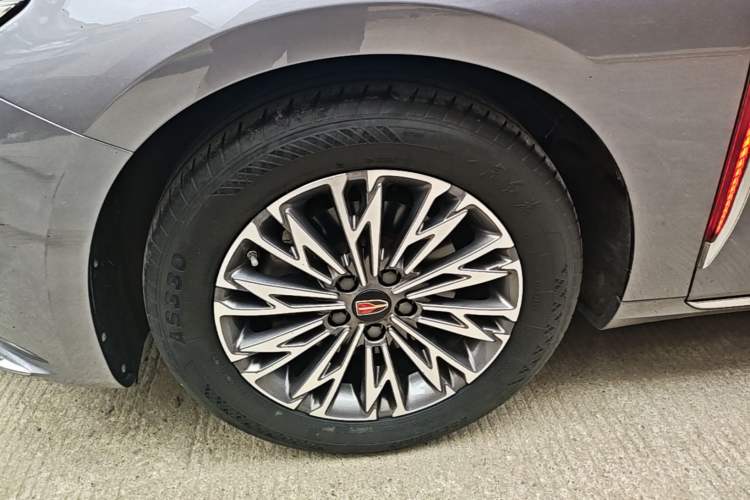Used Hongqi H5 2024 1.5T DCT Smart Connect Flagship Edition Left Front Wheel Hub