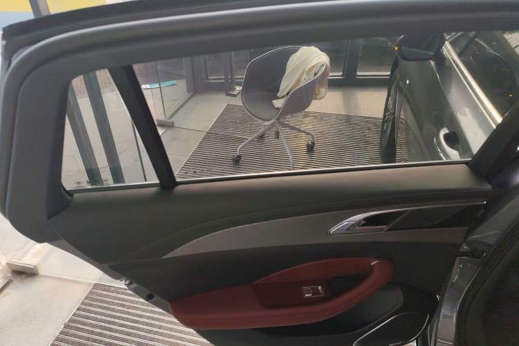 Used Hongqi H5 2024 2.0T Automatic Smart Connect Flagship Edition Left Rear Door Interior