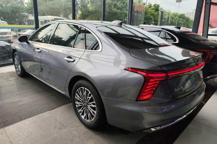 Used Hongqi H5 2024 2.0T Automatic Smart Connect Flagship Edition Left Side